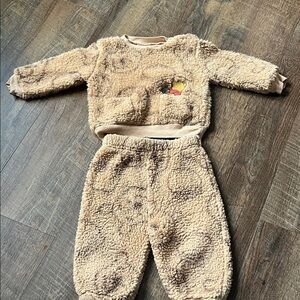 Disney Baby Two piece Pooh Sherpa outfit